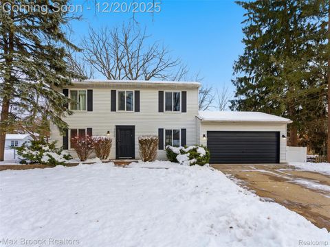 Photo of 3655 Walnut, West Bloomfield Charter Township, MI 48324 (MLS # 20251060904)