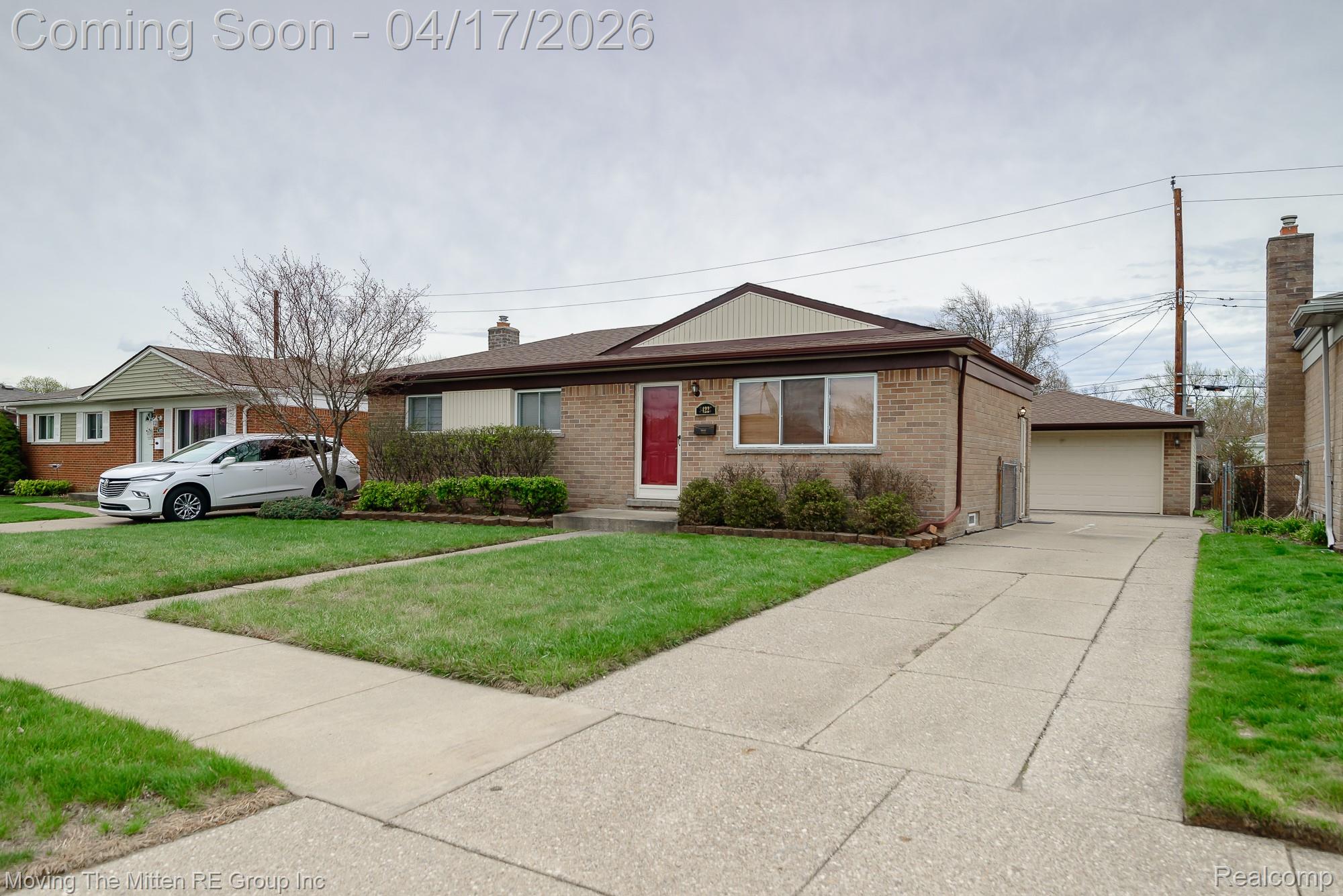 34227 Rosslyn Street