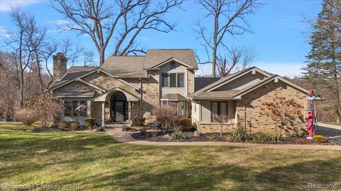 Photo of 5160 Old Mill Road, Oakland Charter Township, MI 48306 (MLS # 20261029819)