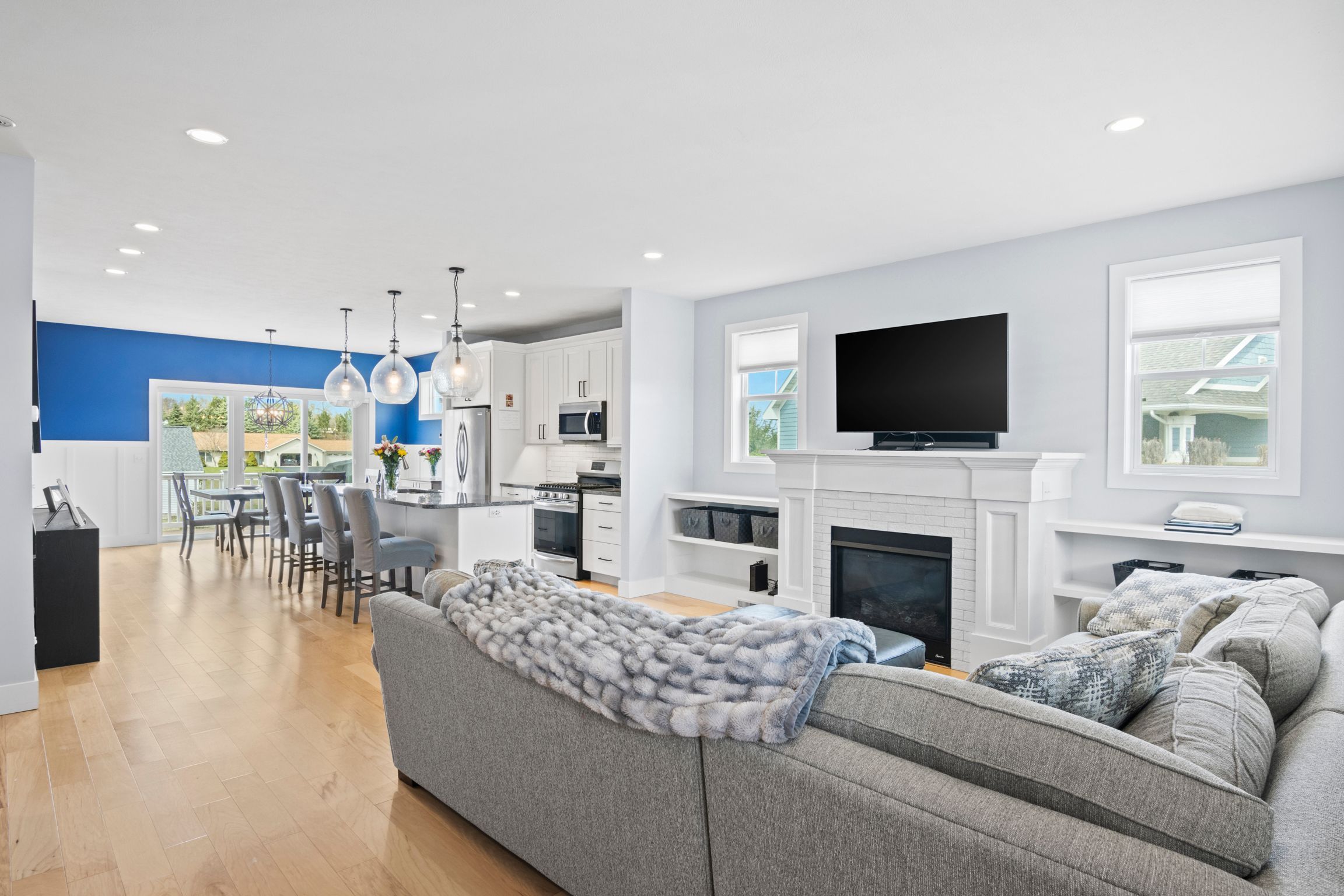 1381 ALEXANDER Drive