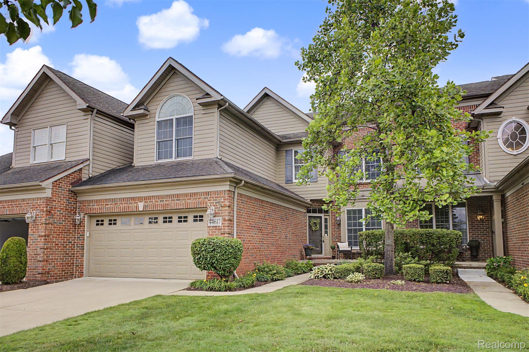 44617 Broadmoor Circle N