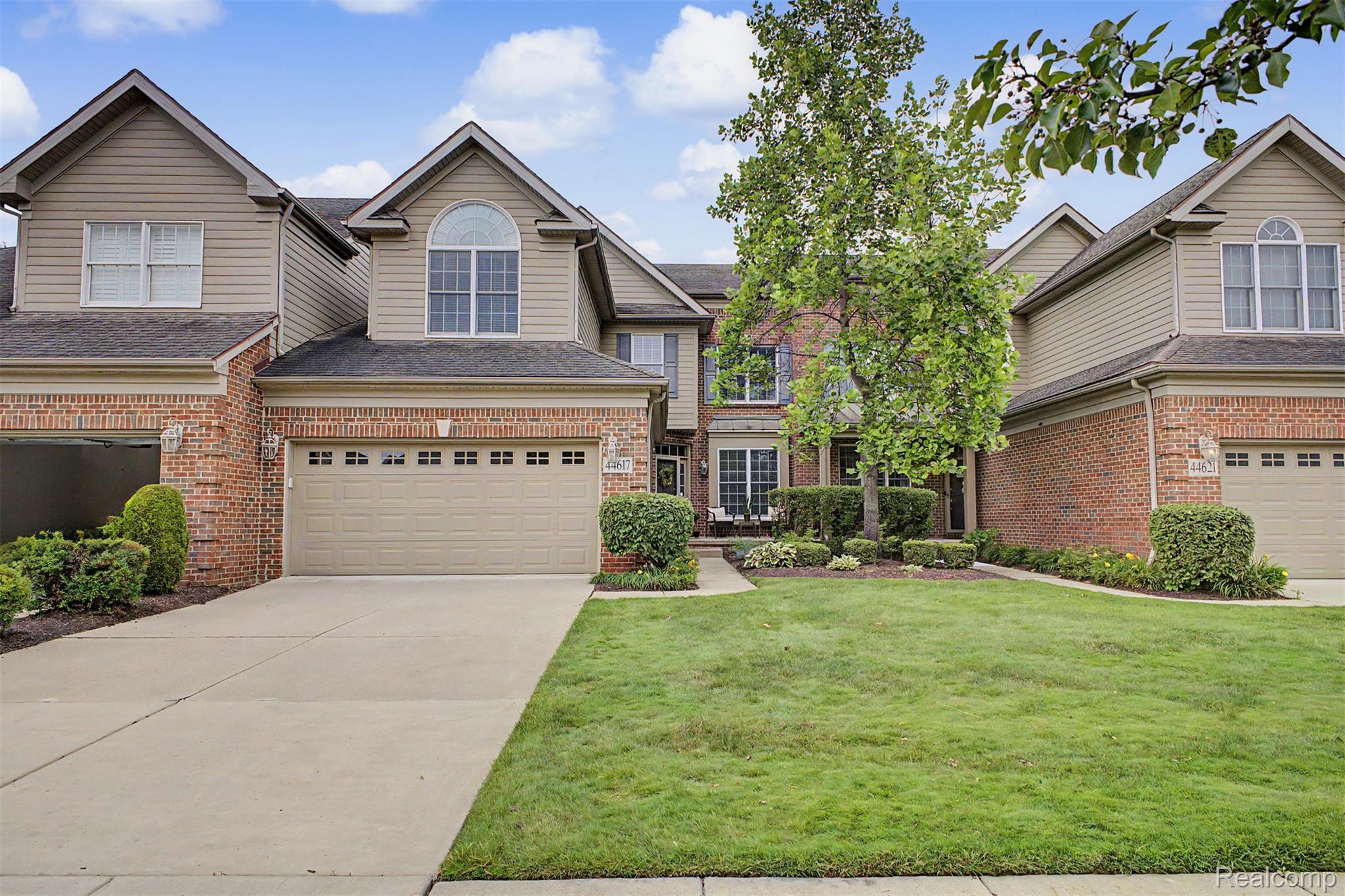 44617 Broadmoor Circle N