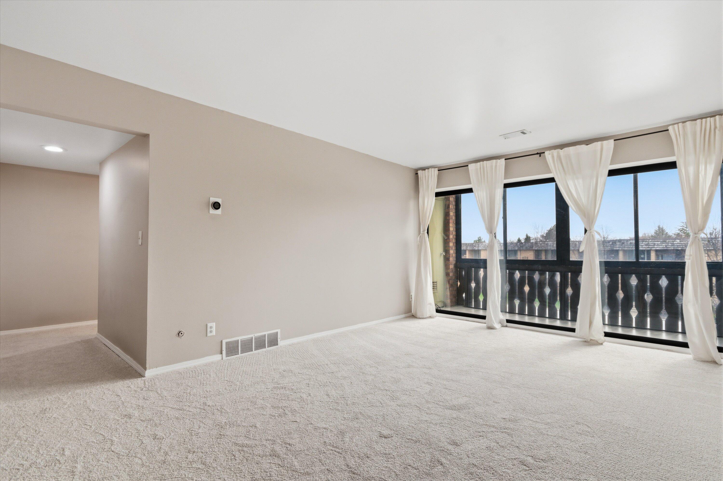 2106 Pauline Boulevard 201