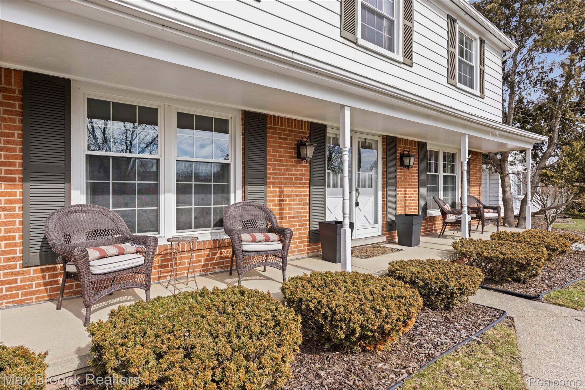 25884 Castlereigh Drive