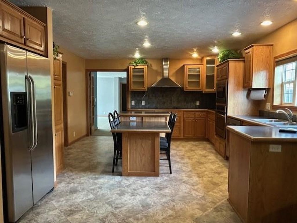 listing image 50