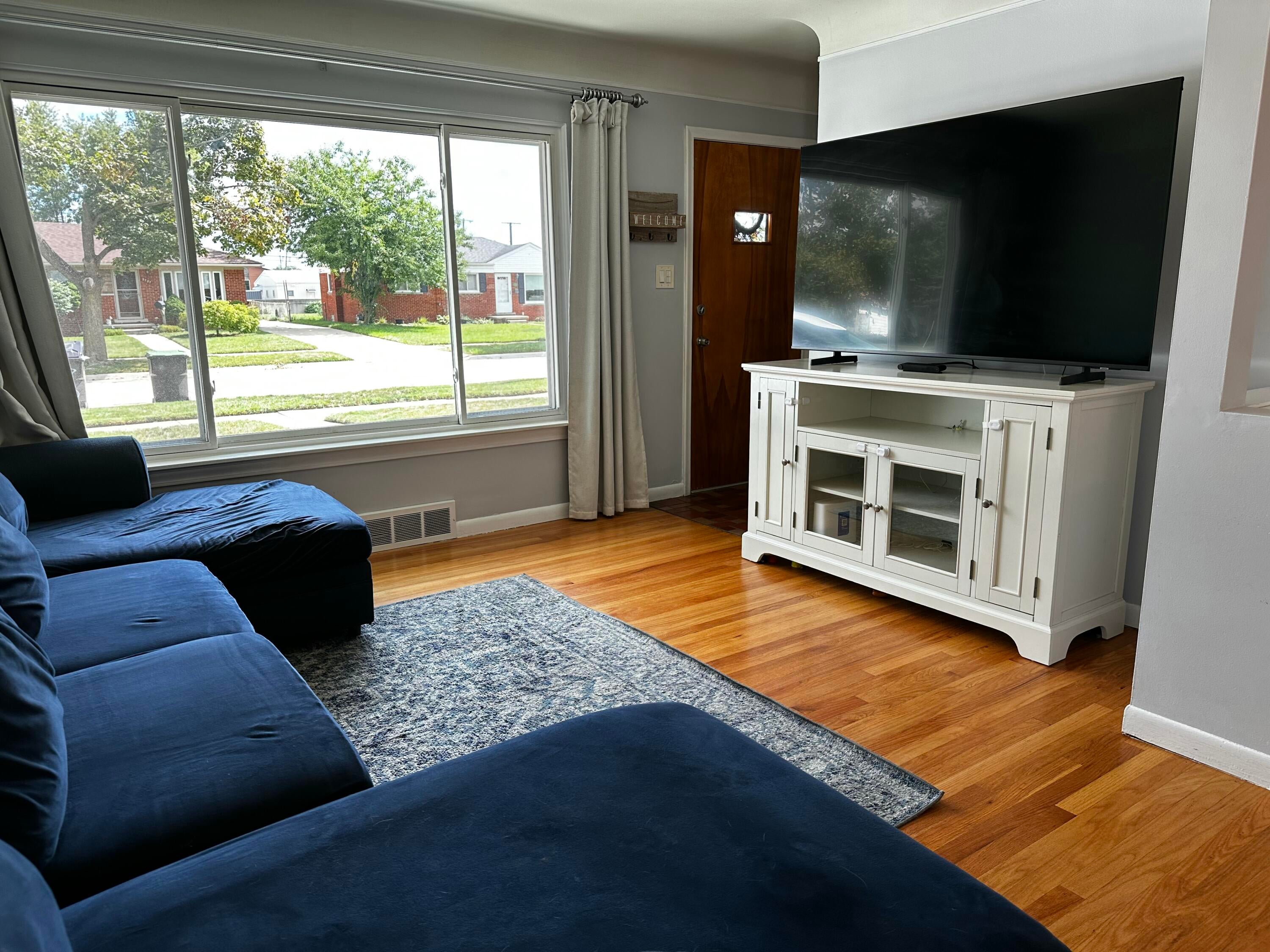 2728 Pinetree Drive