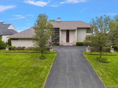 3468 PINE ESTATES Drive West Bloomfield Charter Township MI 48323
