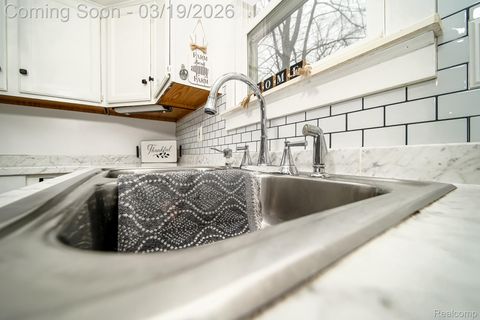 Tiny photo for 14576 Bainbridge Street, Livonia City, MI 48154 (MLS # 20261017000)