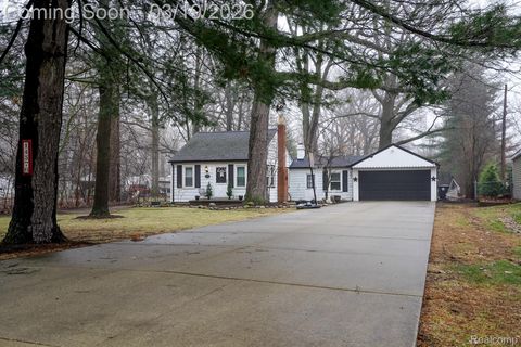 Tiny photo for 14576 Bainbridge Street, Livonia City, MI 48154 (MLS # 20261017000)