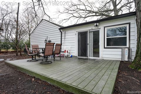 Tiny photo for 14576 Bainbridge Street, Livonia City, MI 48154 (MLS # 20261017000)