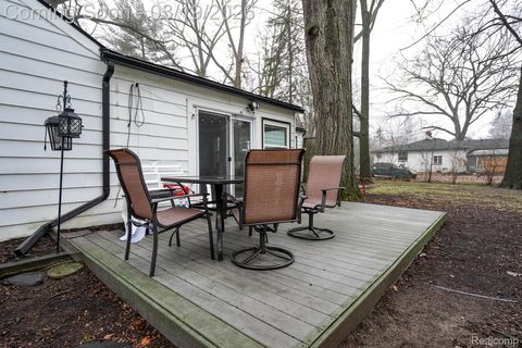 Tiny photo for 14576 Bainbridge Street, Livonia City, MI 48154 (MLS # 20261017000)