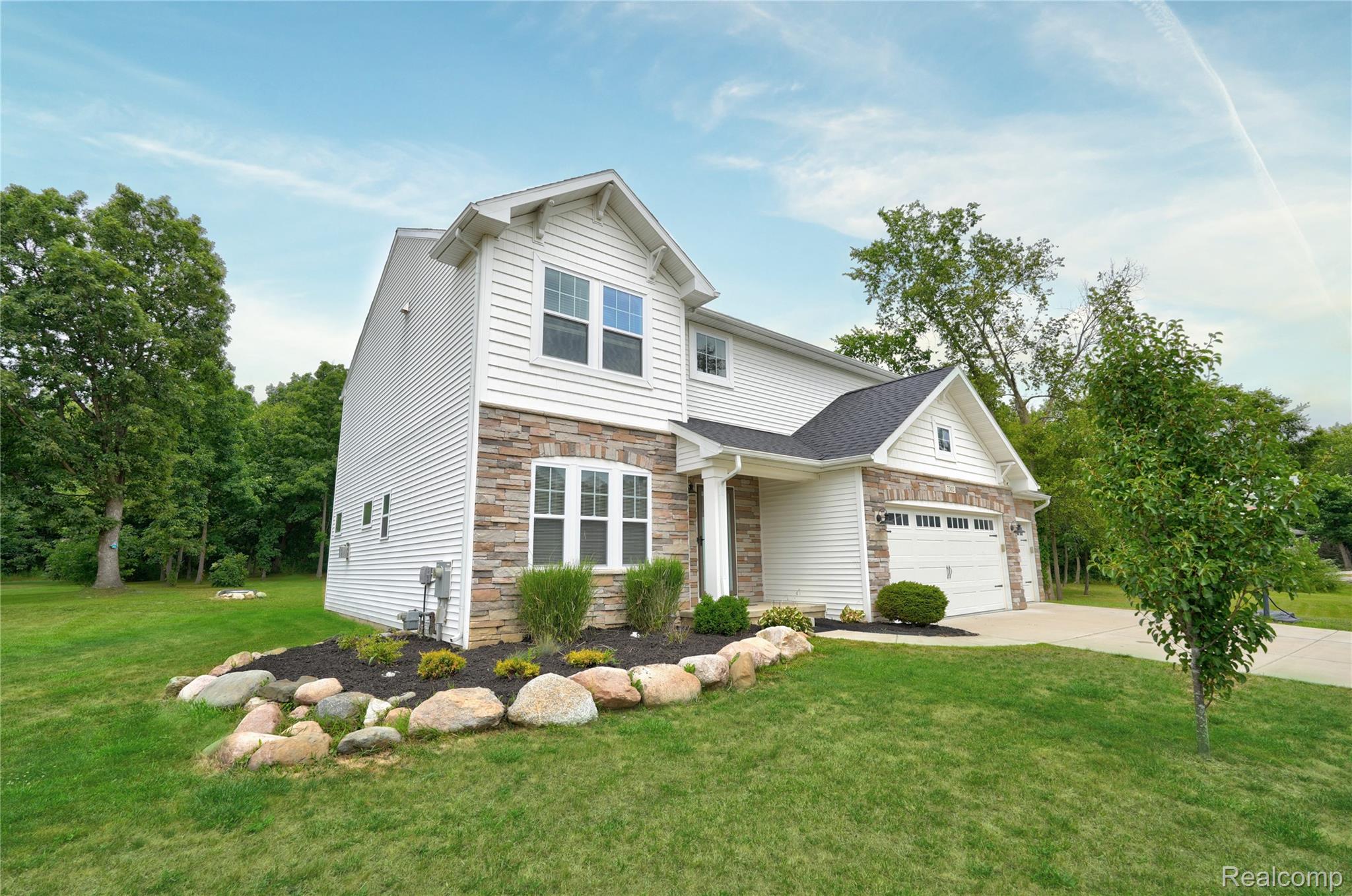 7302 Geraldine Circle