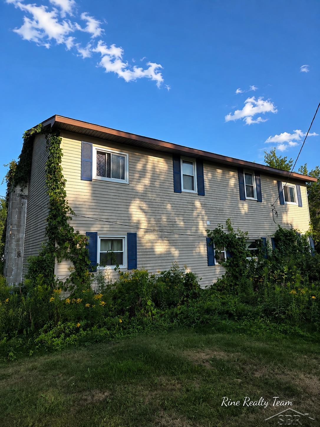 2561 E Manor Road
