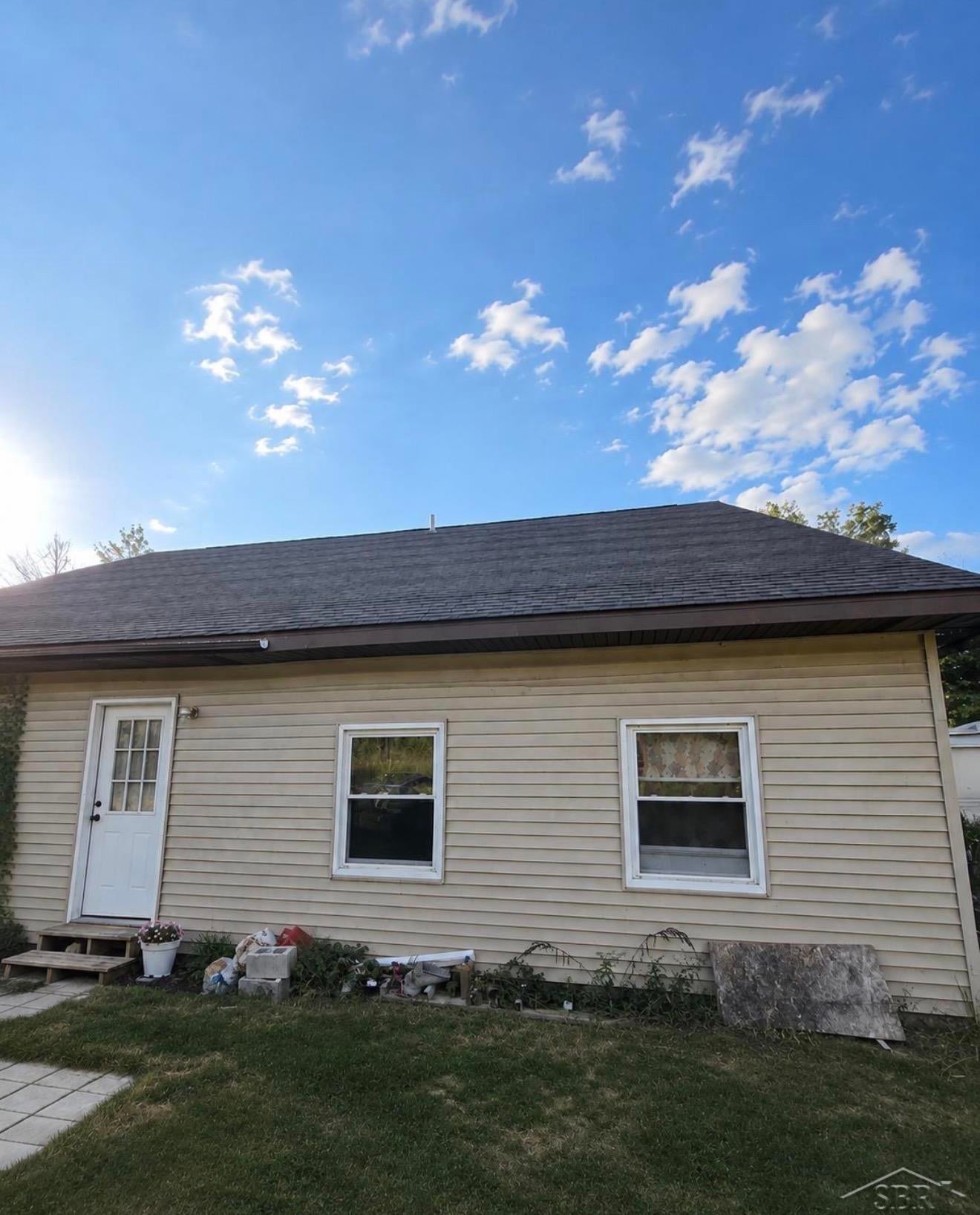 2561 E Manor Road