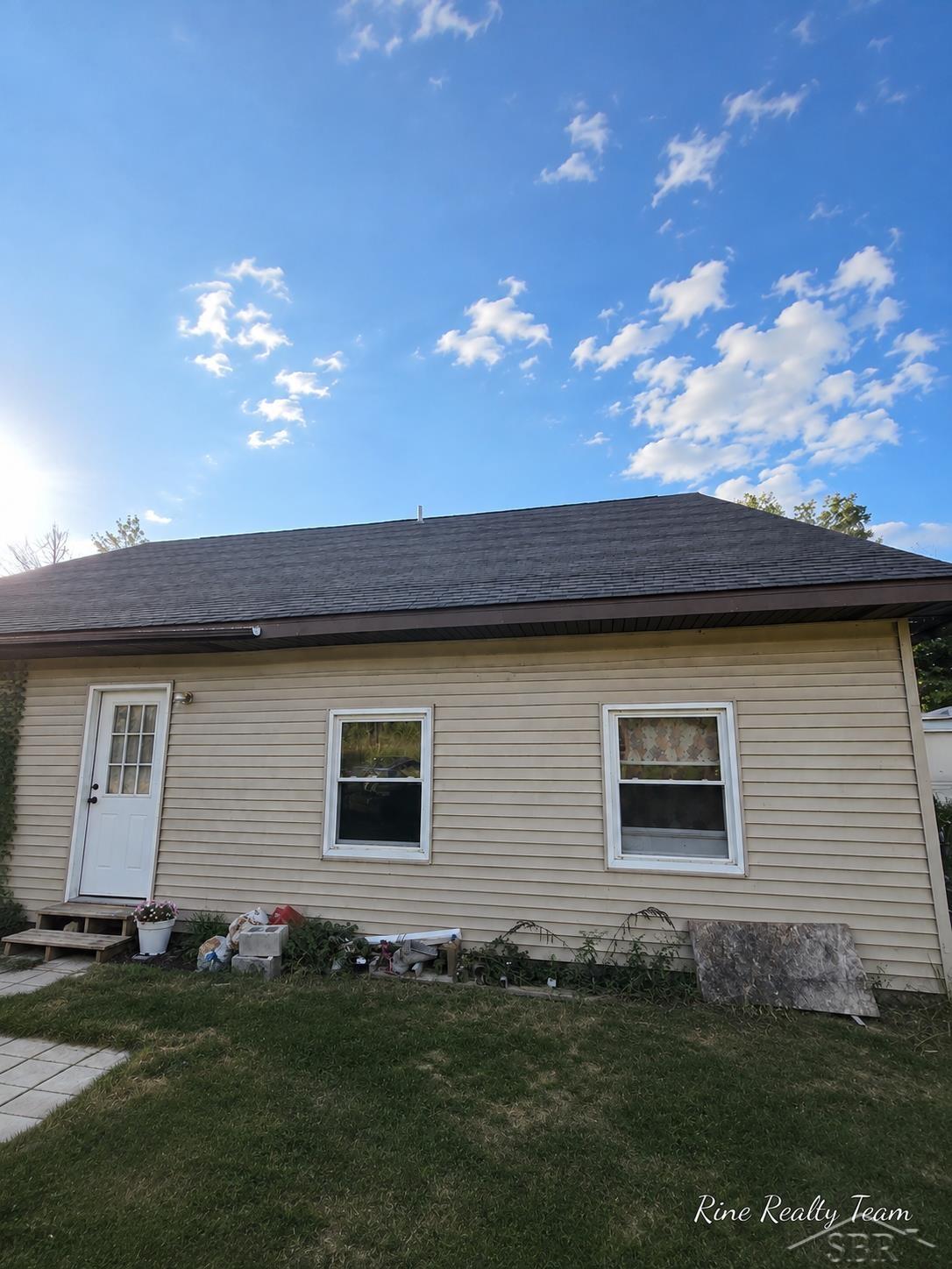 2561 E Manor Road
