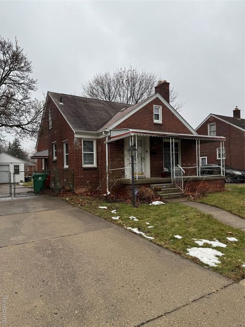 15050 Camden Avenue Eastpointe City MI 48021