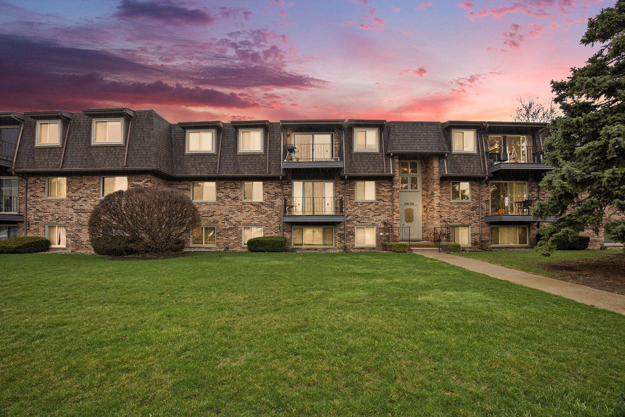 406 RIVIERA Drive