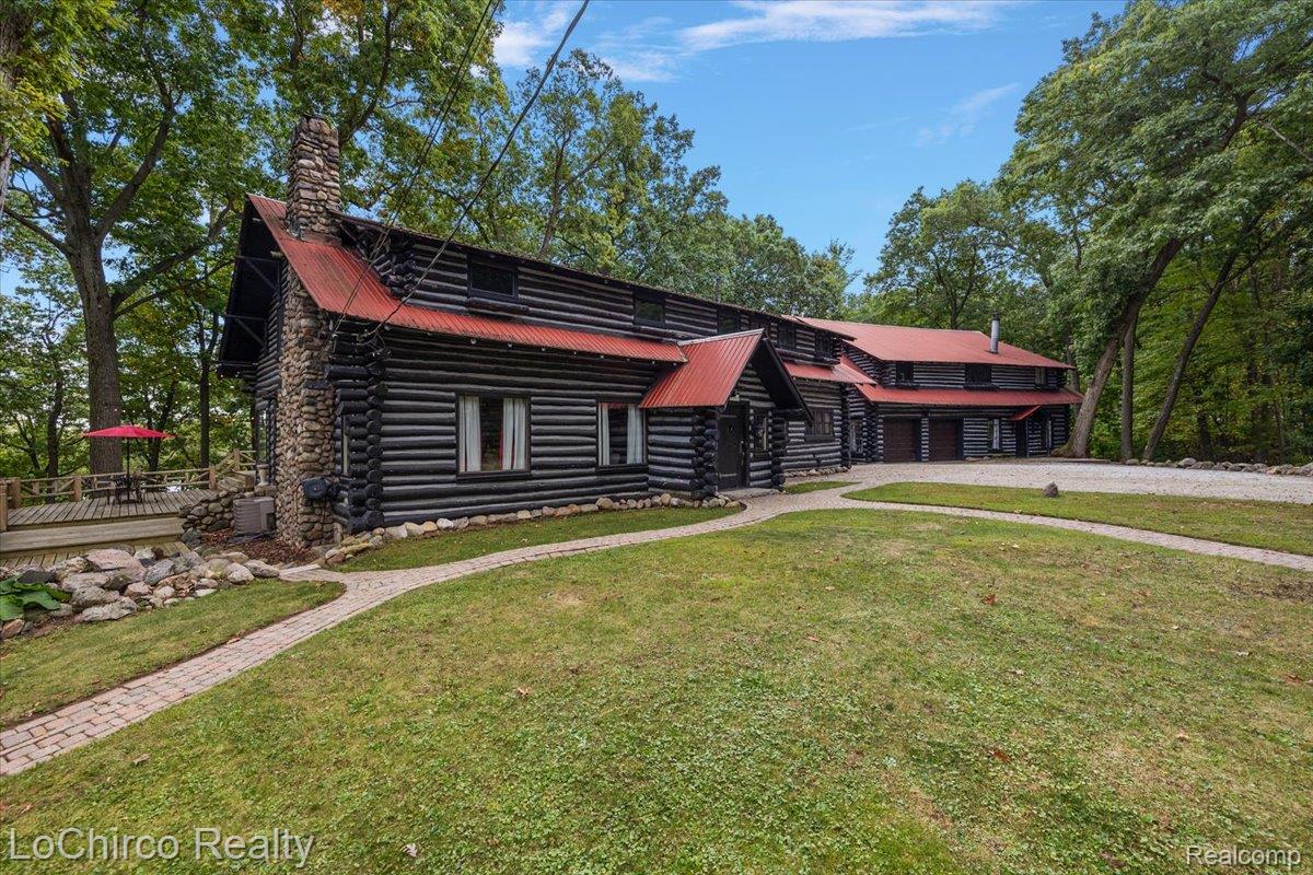 8646 Thendara Boulevard