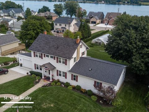 1423 S Riverside Avenue St Clair City MI 48079