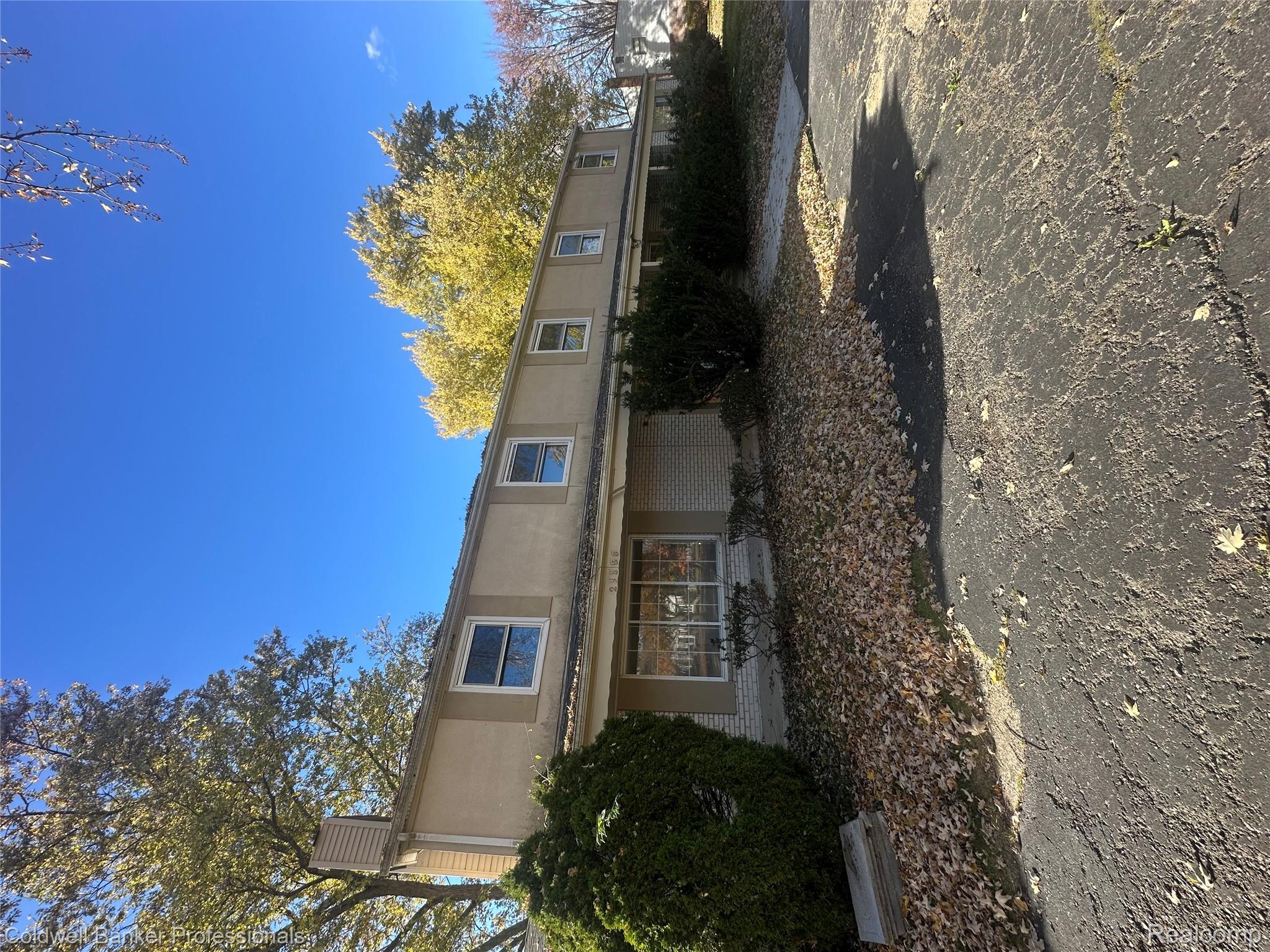 29585 Woodhaven Lane