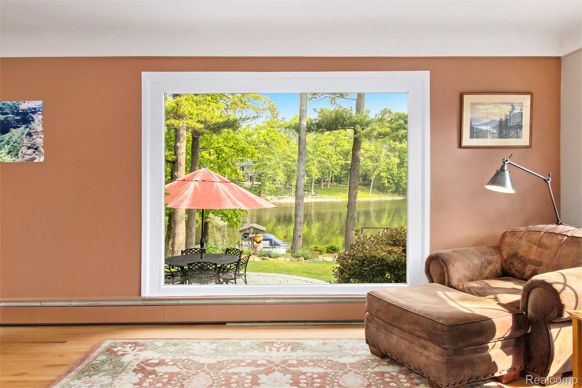 Orion Charter Township, Michigan 48362, United States, 3 Bedrooms Bedrooms, ,2 BathroomsBathrooms,Residential,Pending,145327