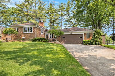 1030 Abseguami Trail Orion Charter Township MI 48362