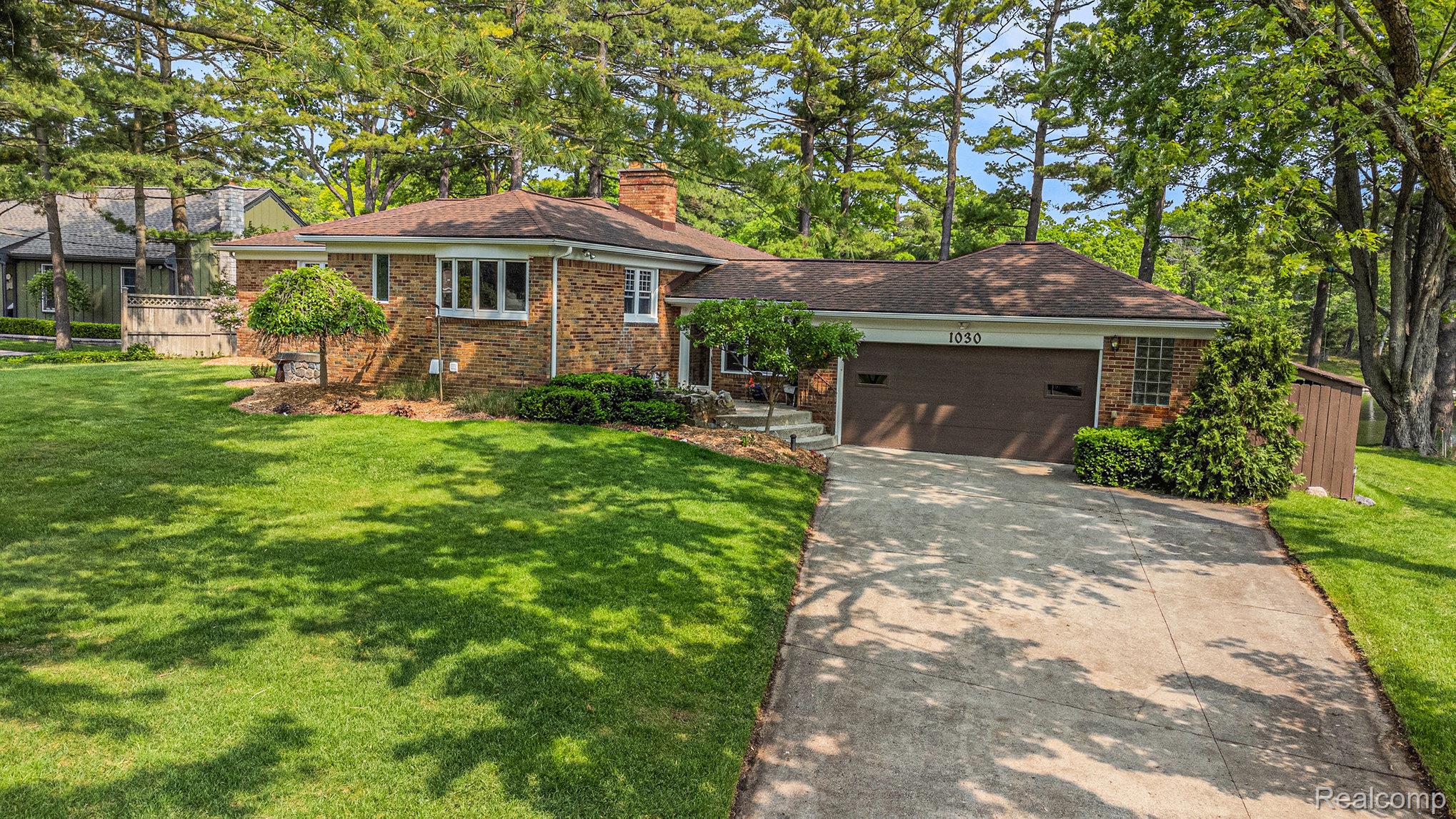 Orion Charter Township, Michigan 48362, United States, 3 Bedrooms Bedrooms, ,2 BathroomsBathrooms,Residential,Pending,145327