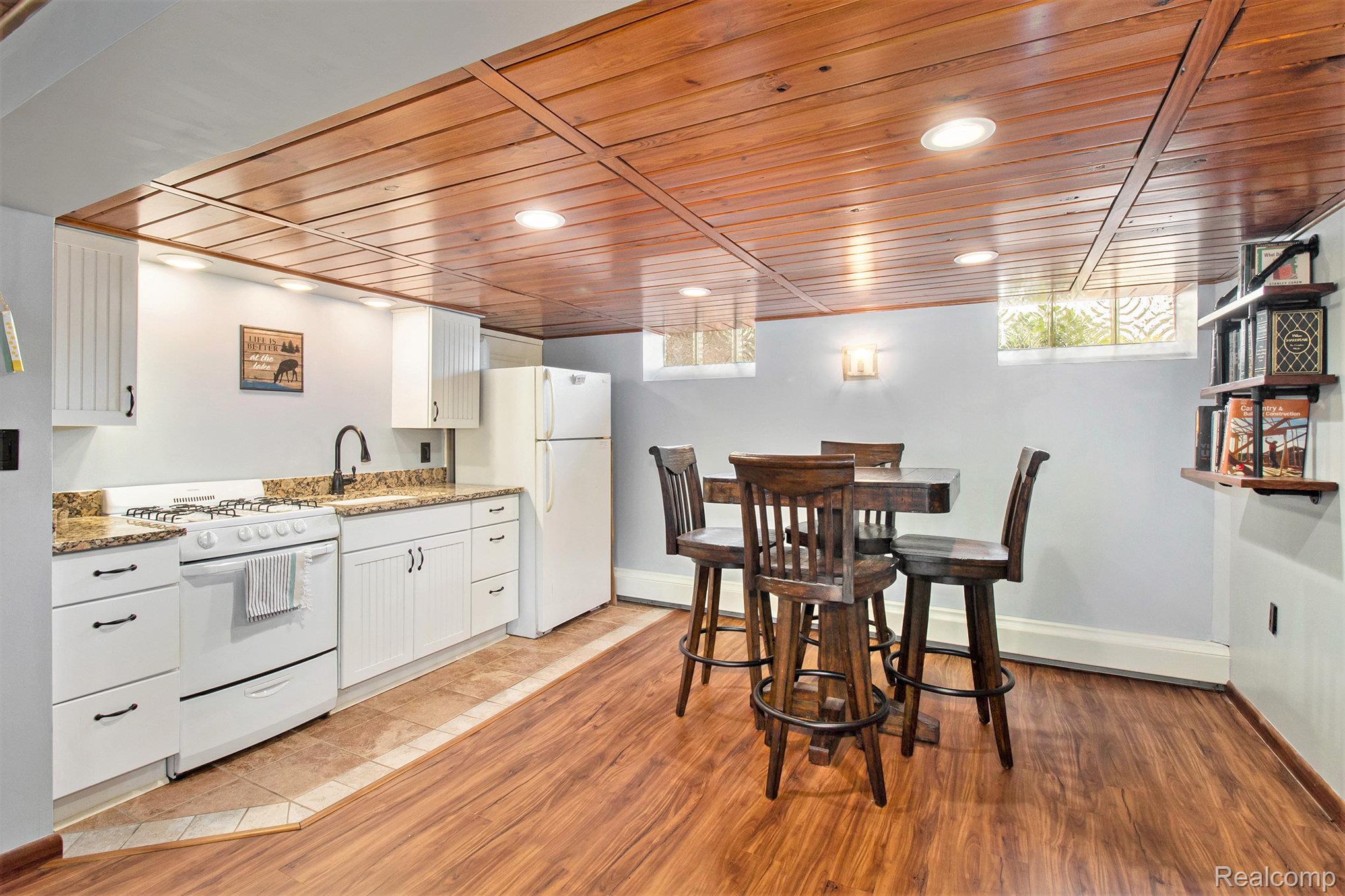 Orion Charter Township, Michigan 48362, United States, 3 Bedrooms Bedrooms, ,2 BathroomsBathrooms,Residential,Pending,145327