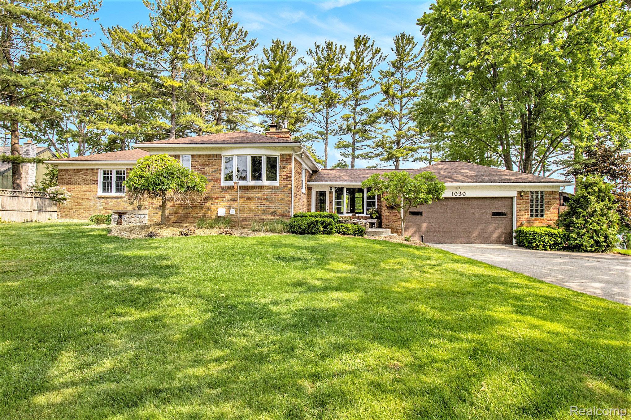 Orion Charter Township, Michigan 48362, United States, 3 Bedrooms Bedrooms, ,2 BathroomsBathrooms,Residential,Pending,145327