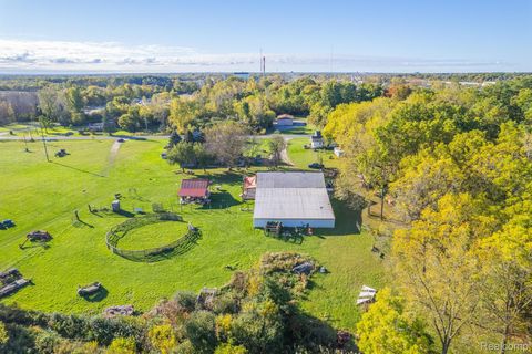 2135 E COLDWATER Road Genesee Charter Township MI 48505