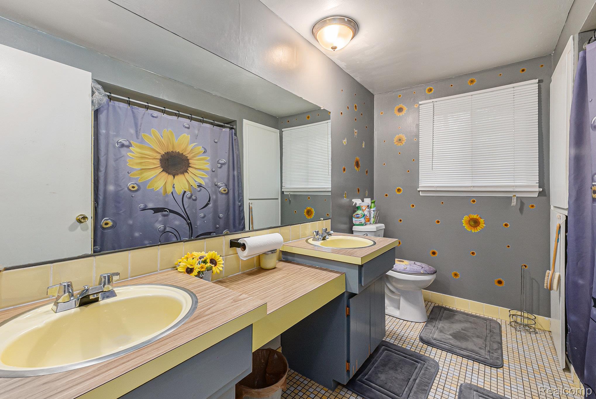 Warren City, Michigan 48093, United States, 4 Bedrooms Bedrooms, ,3 BathroomsBathrooms,Residential,Active,194980