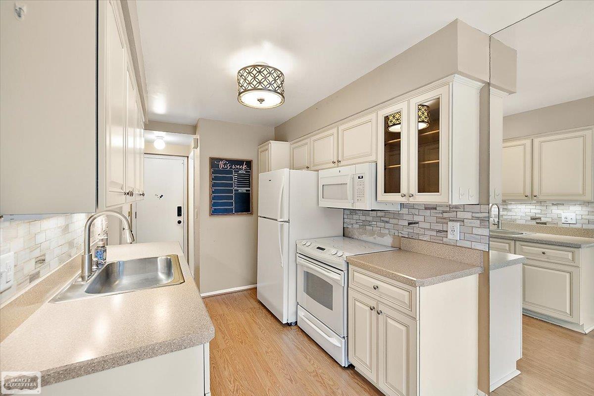 44585 N Bunker Hill Drive