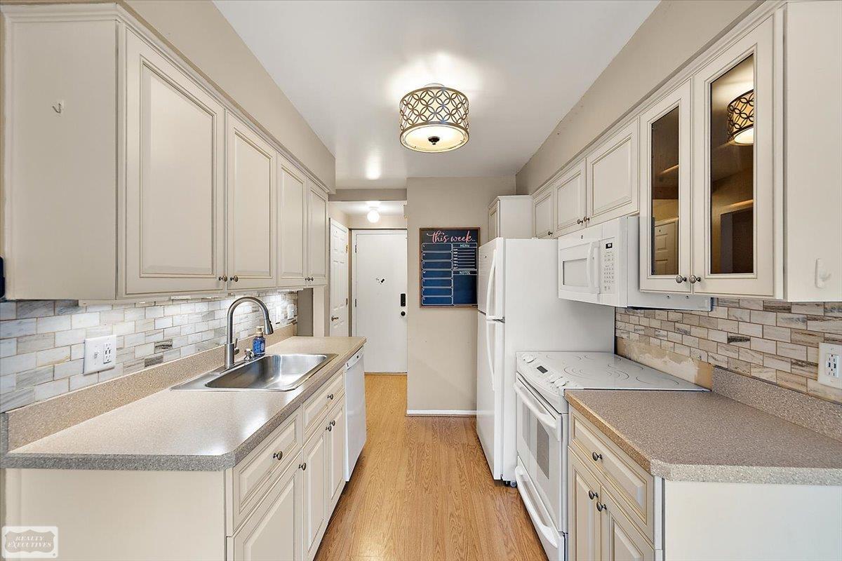 44585 N Bunker Hill Drive