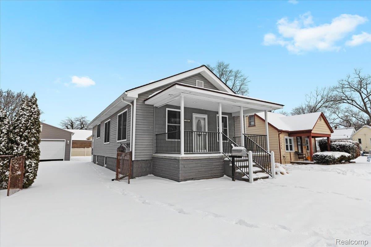 25048 Doxtator Street