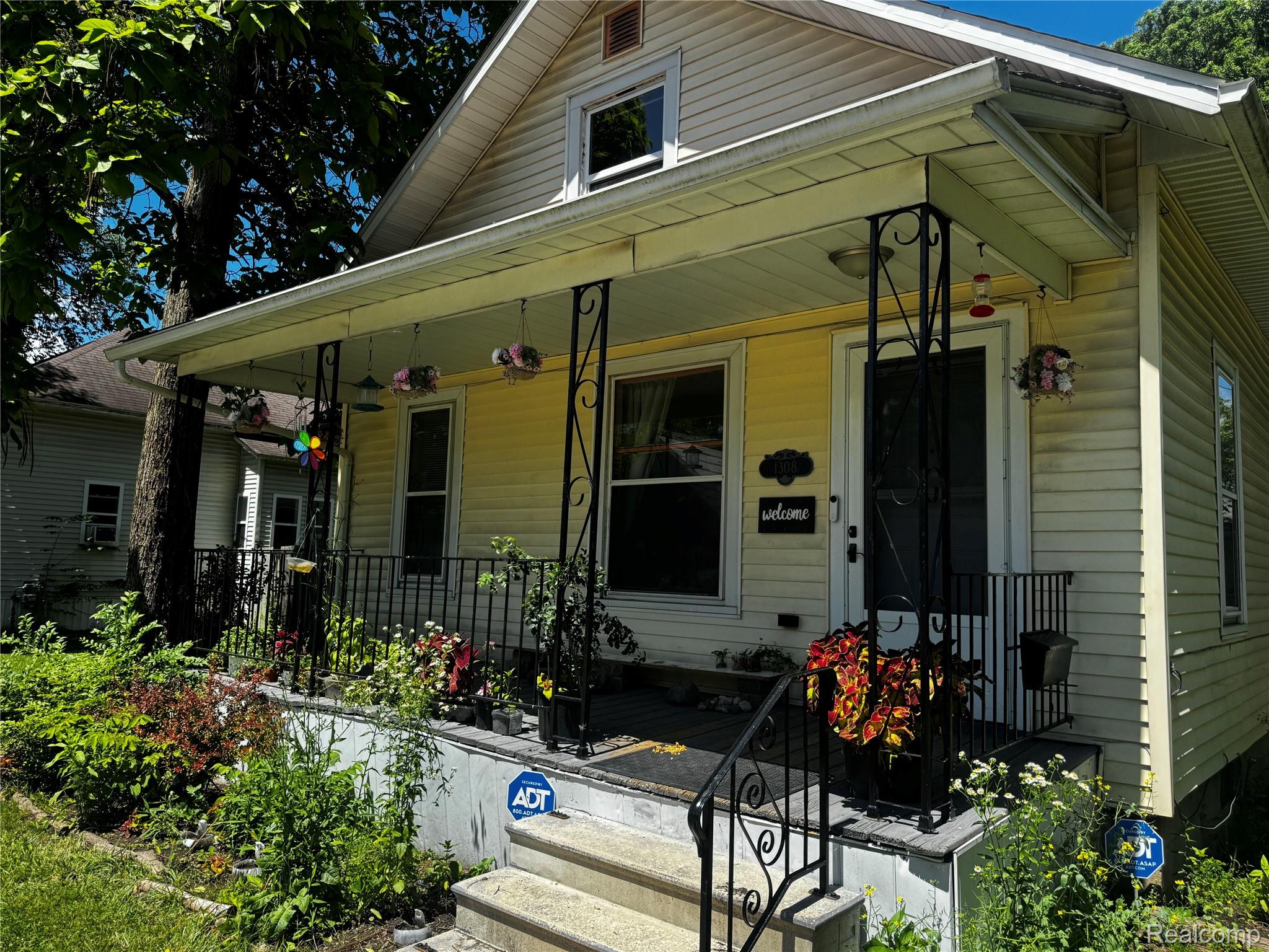 1308 W Genesee Avenue