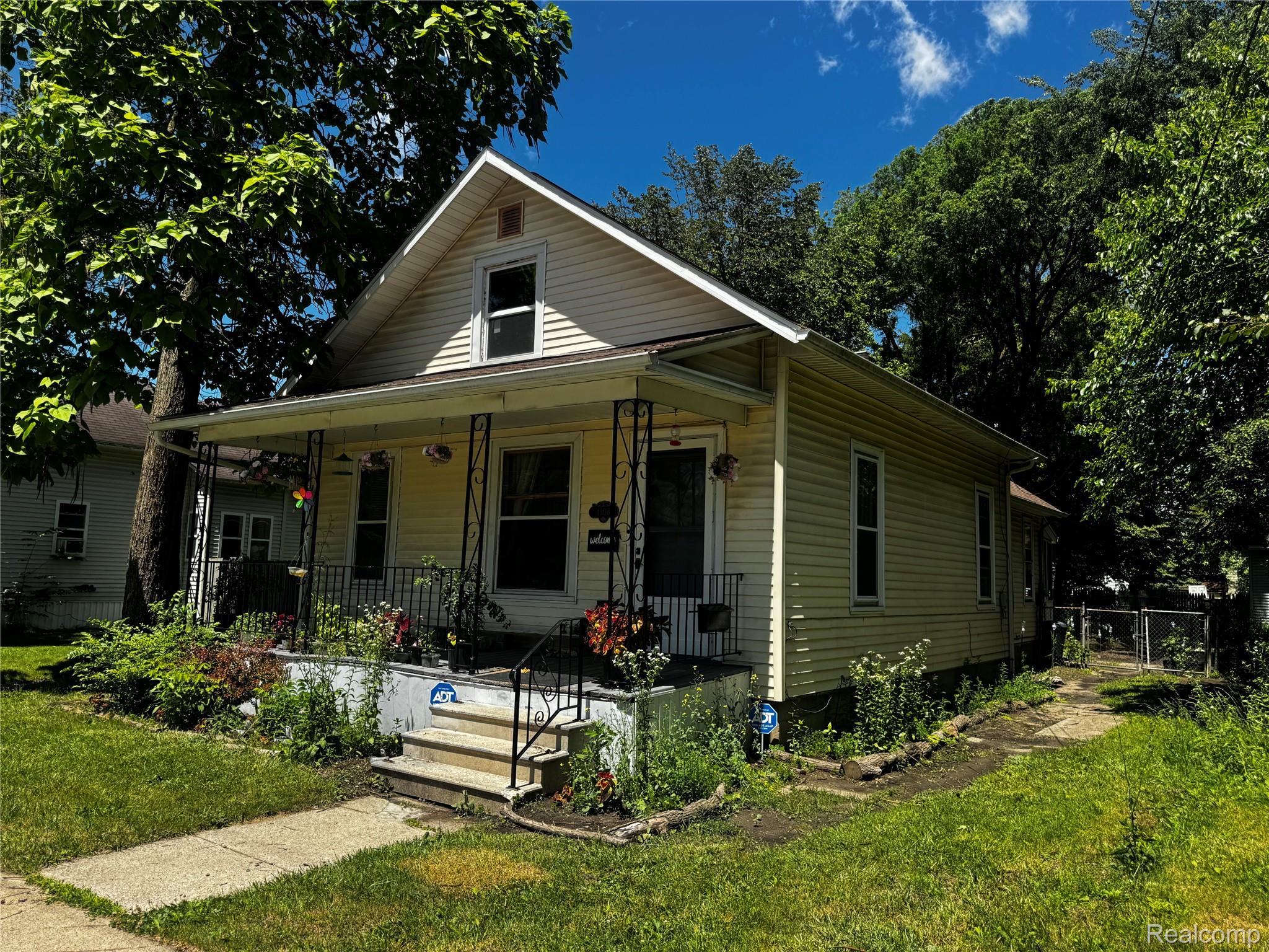1308 W Genesee Avenue
