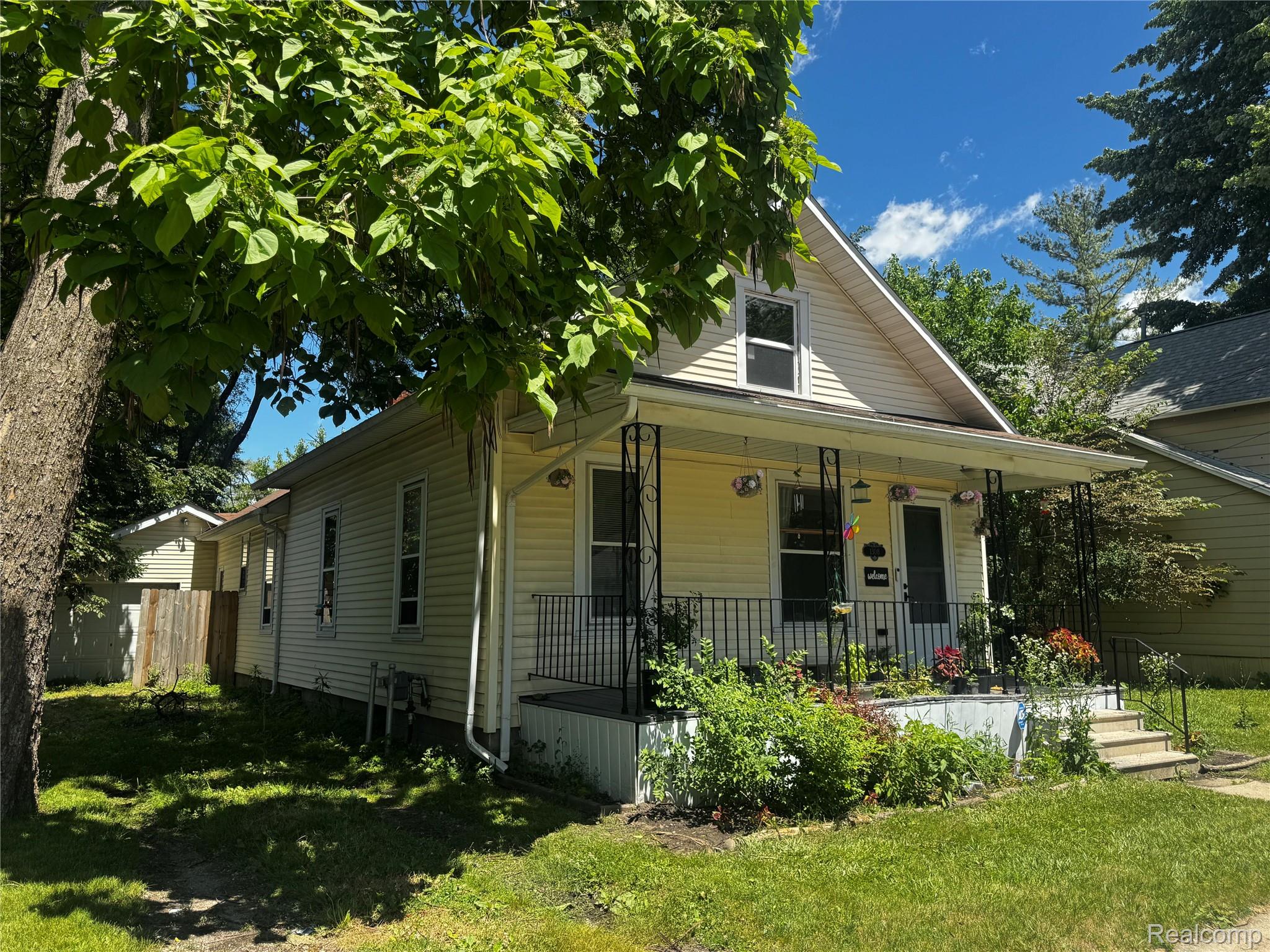 1308 W Genesee Avenue