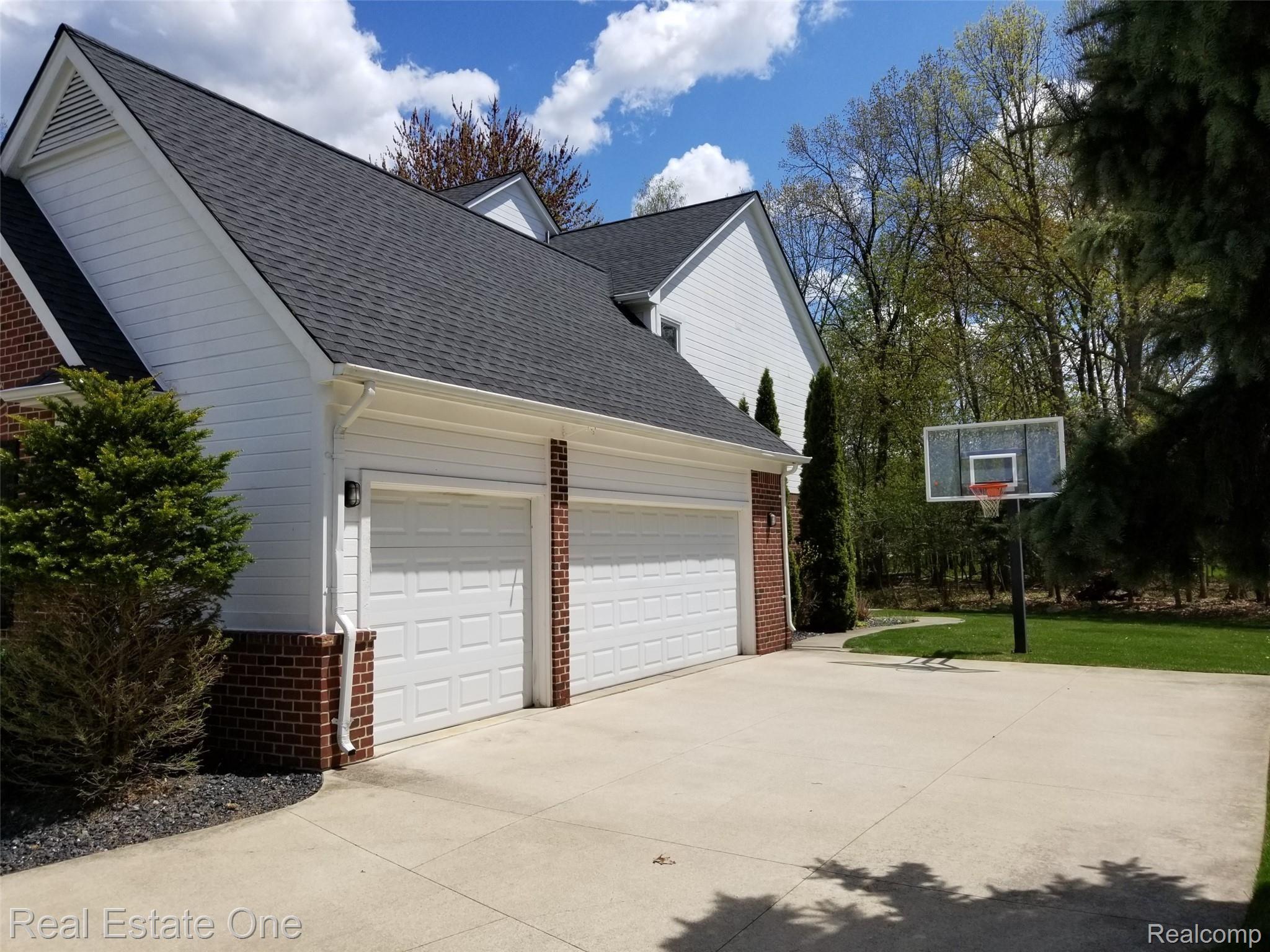 4066 COVENTRY Drive