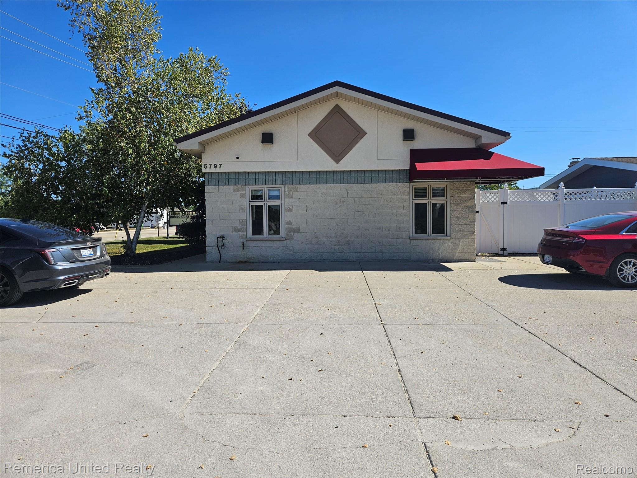 5797 5797 Felske Drive