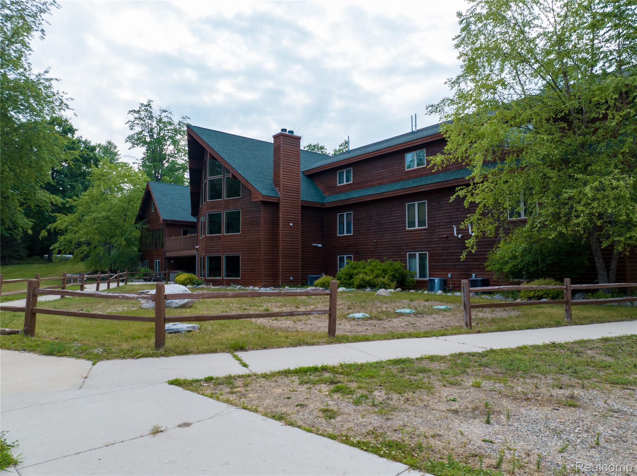 355 W Mannsiding Road