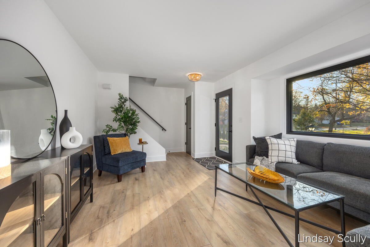 1560 Eastlawn Road SE