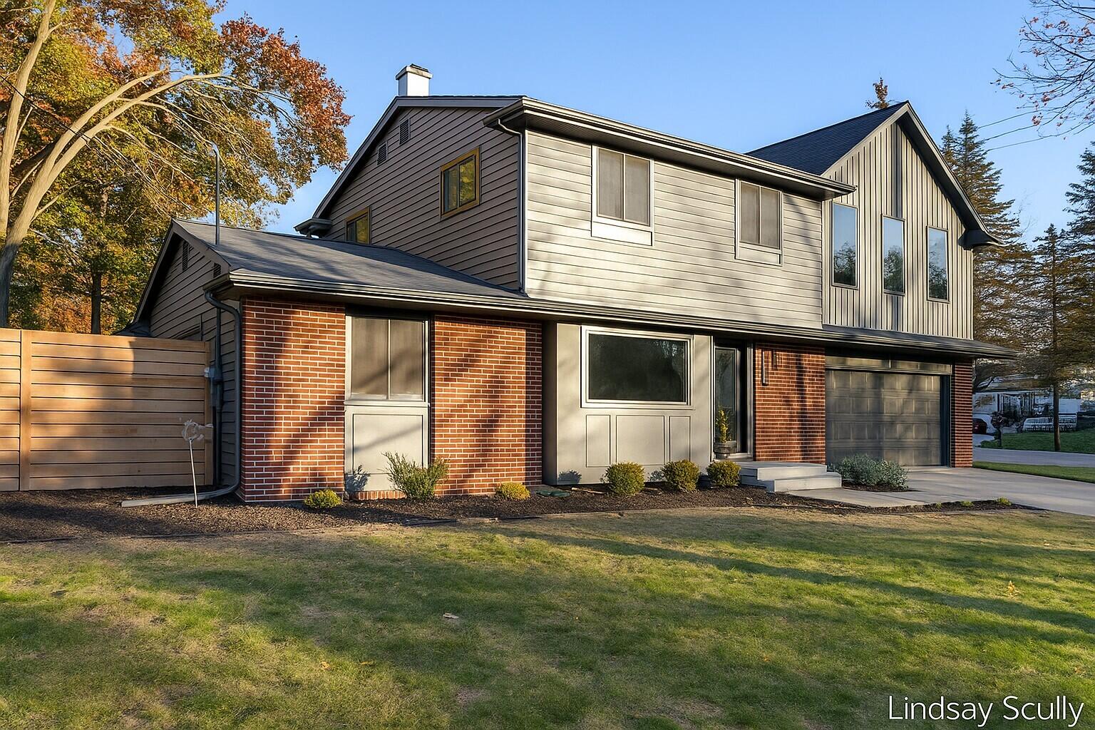 1560 Eastlawn Road SE