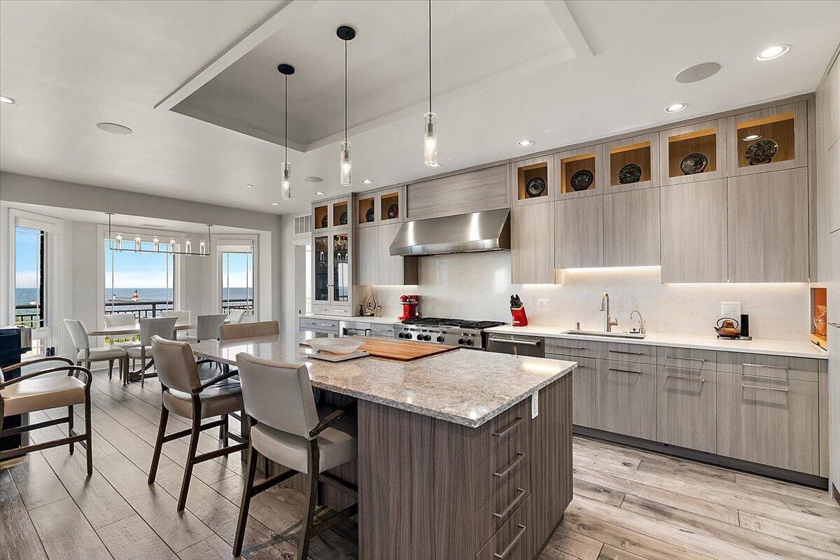 200 Lake Street 7A/8A