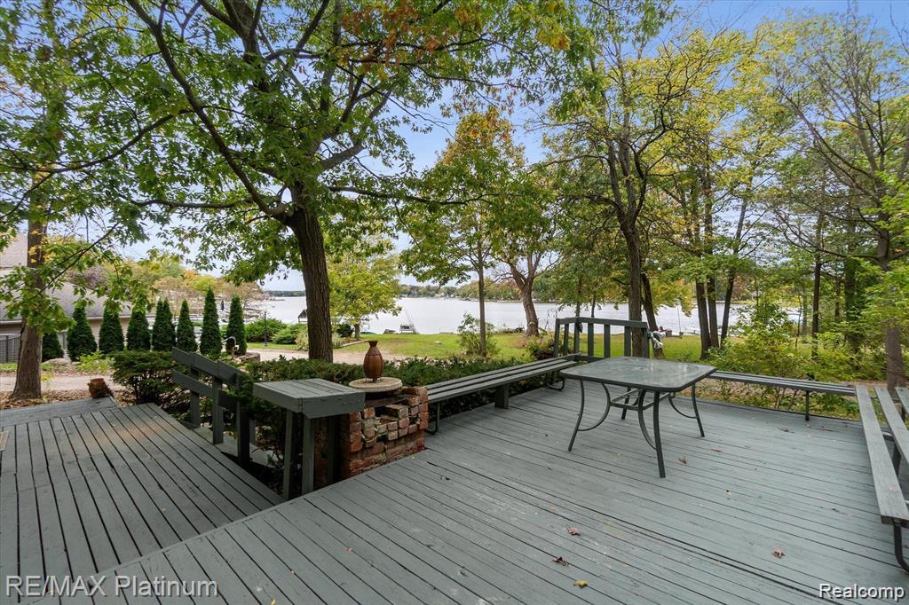 5630 Glen Echo Drive