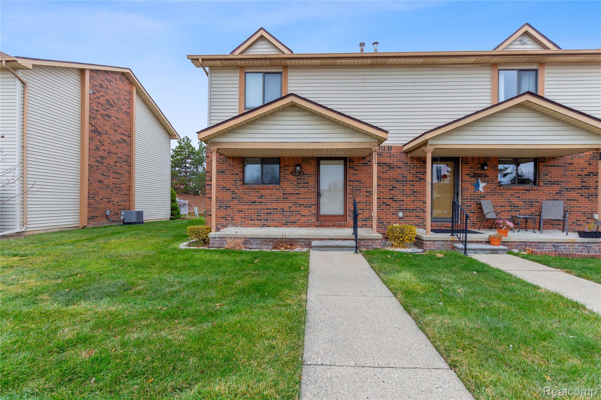 25983 New Forest Court