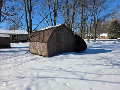 Tiny photo for 2445 N Hickory Road, Owosso Charter Township, MI 48867 (MLS # 60050199709)