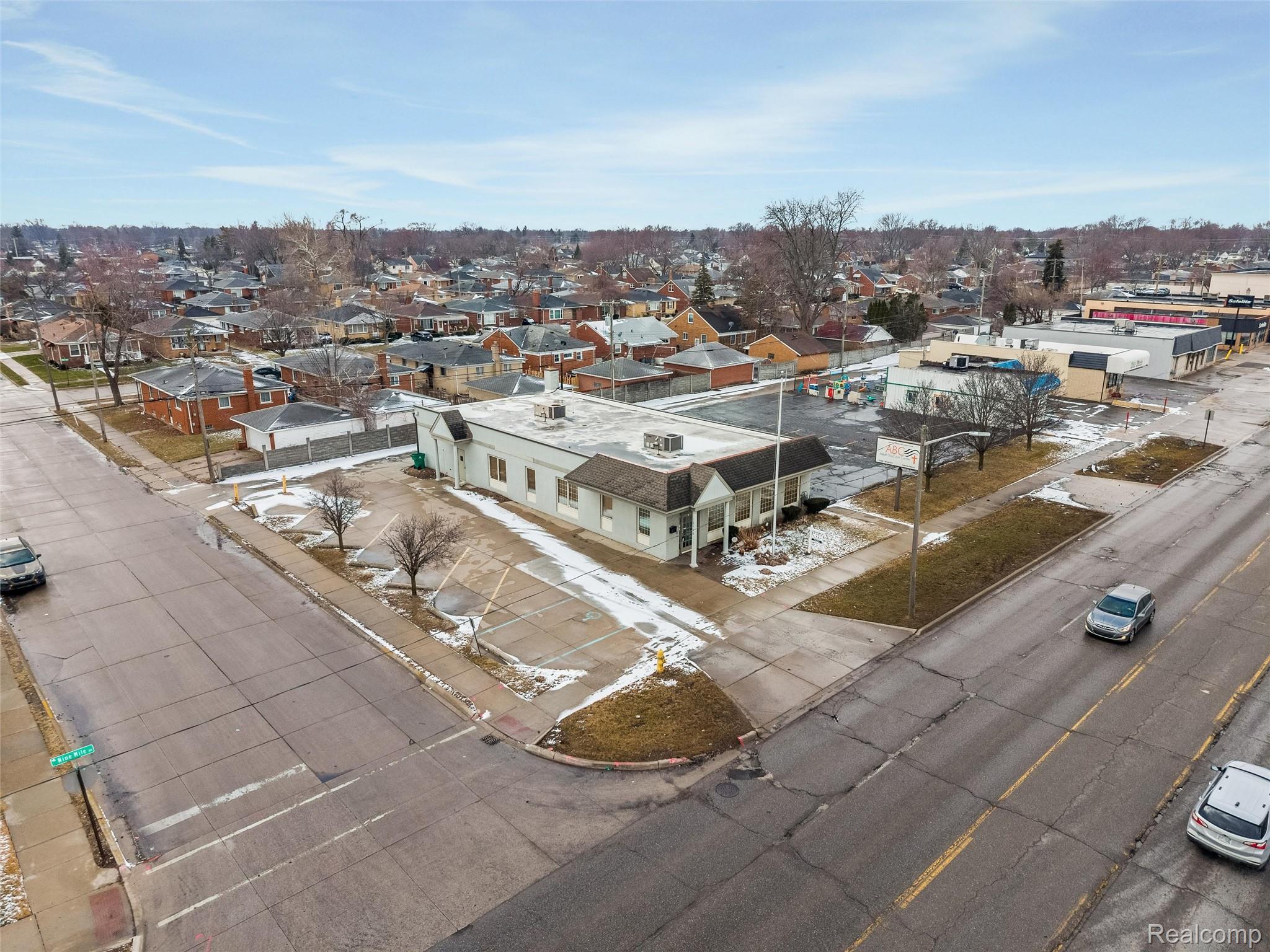 18400 E 9 Mile Road E