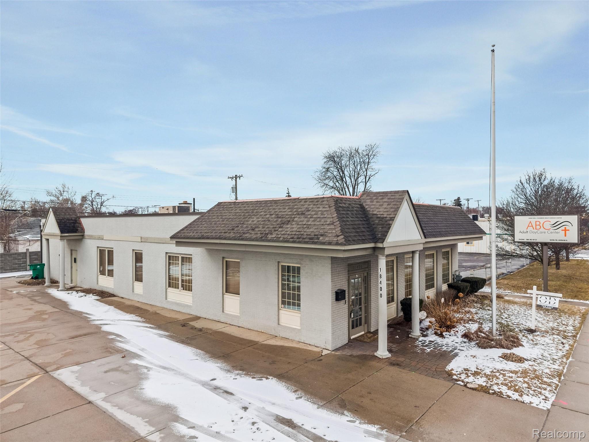 18400 E 9 Mile Road E