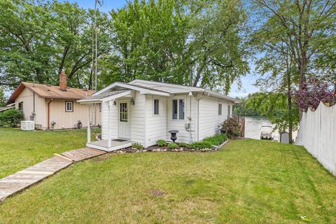 8870 W School Section Lake Drive Morton Township MI 49332