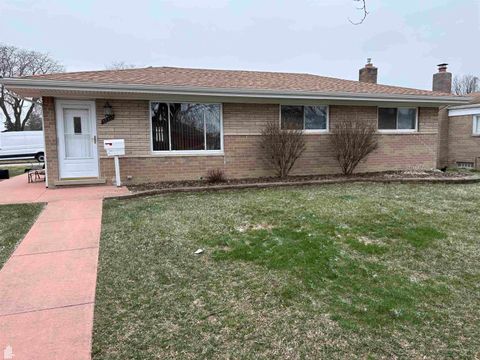 32245 Wareham Drive Warren City MI 48092